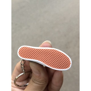 Móc khoá giày sneaker 3D “Vans Old Skool” tỉ lệ 1:6