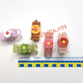 Kẹp tóc 3 răng hoa cúc khuyết kẹp màu