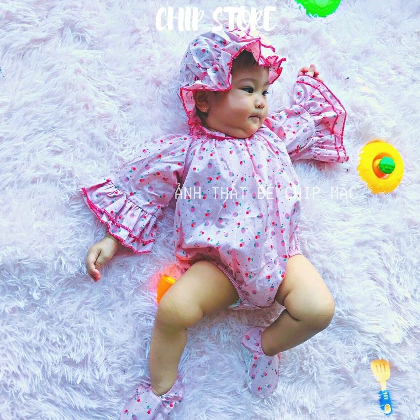 Body thiết kế cho bé gái sơ sinh - 1 tuổiCHIP STORE Bodysuit tay cánh én trên nền hoa nhí hồng xinh xắn