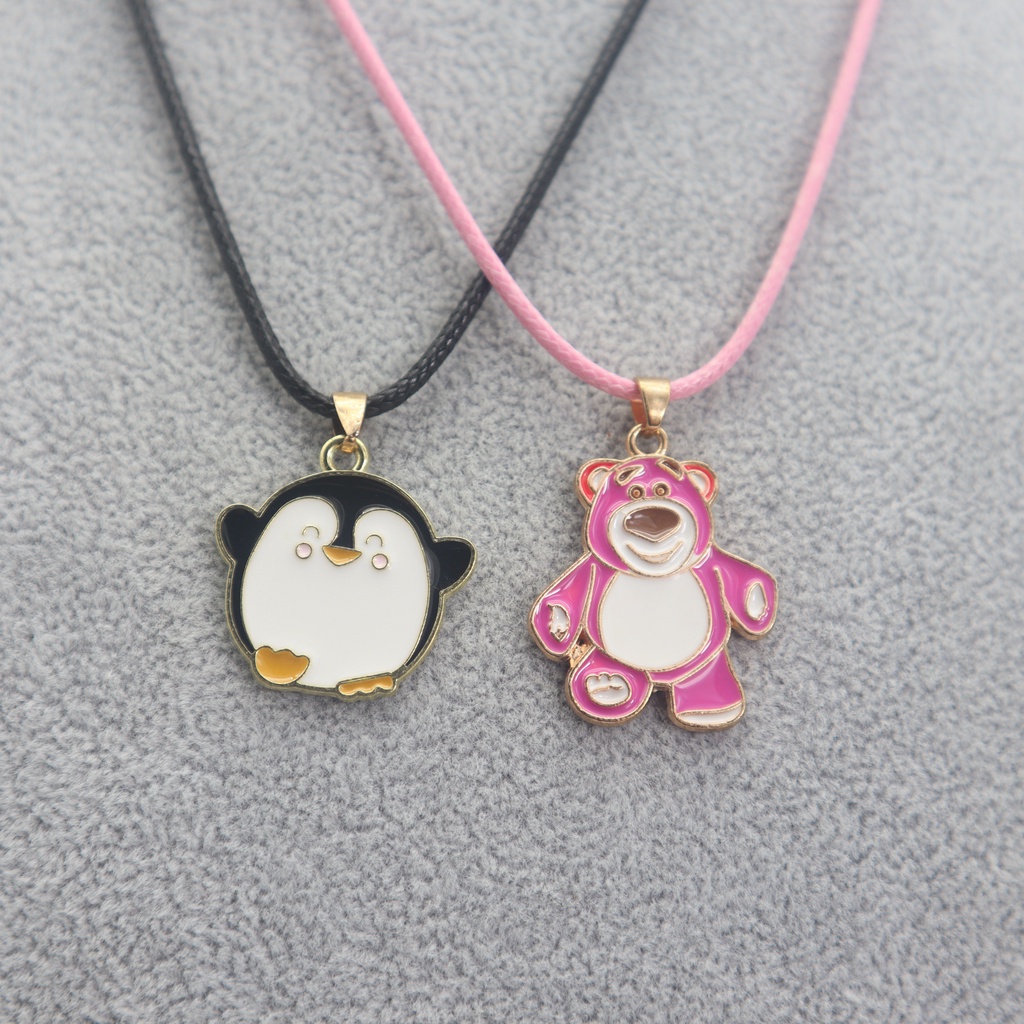 Set 2 Vòng cổ Mặt Kiểu Động Vật Hoạt Hình Nhiều Màu Sắc Bằng Hợp Kim Cho Nữ