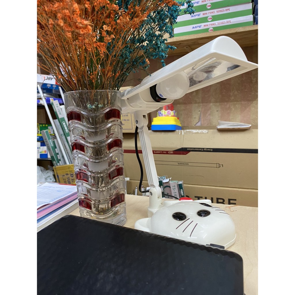 ĐÈN BÀN HỌC SINH