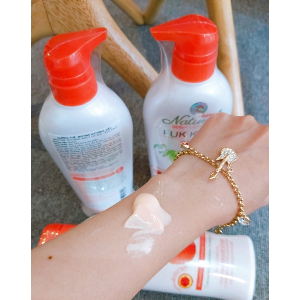 Dưỡng Thể Mistine Tinh Chất Gấc Natural Body Lotion Fuk Kao 500ml Thái Lan