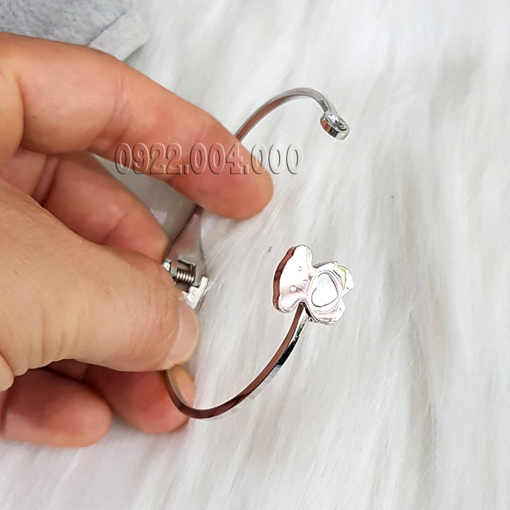 Vòng tay con gấu dễ thương.