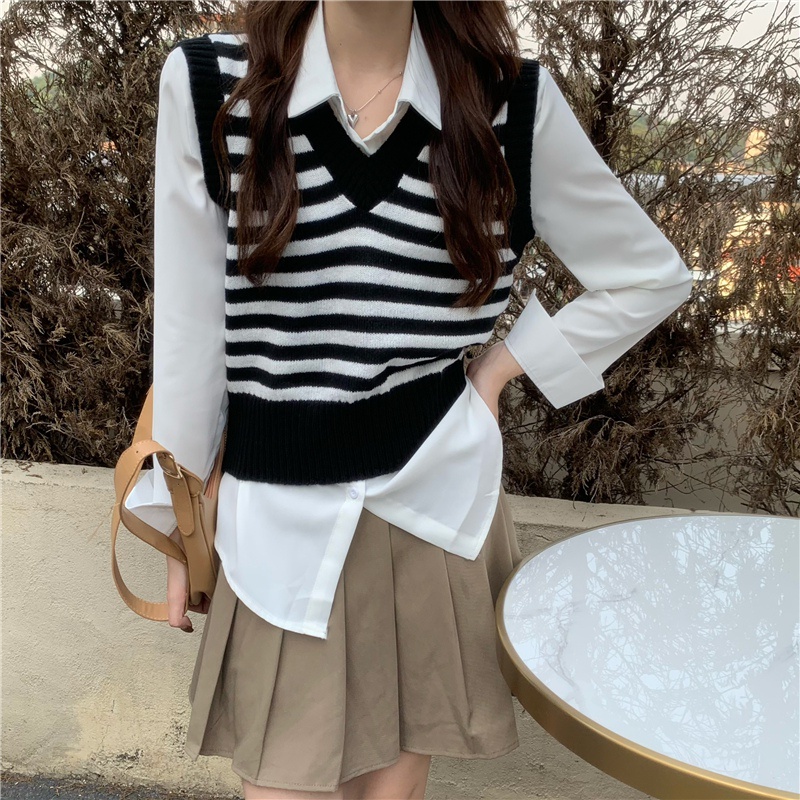 Áo len không tay cổ chữ v form rộng họa tiết kẻ sọc