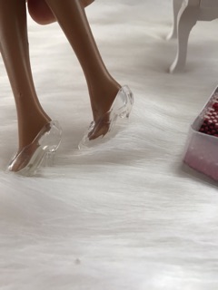 Combo 2 đôi Giày thủy tinh cho búp bê Barbie màu xanh và trắng