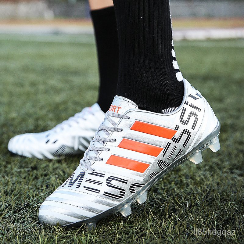 2021 New Hot Sale Mens Soccer Cleats High Ankle Football Shoes Long Spikes Outdoor Soccer Traing Boots For Men Women Soc