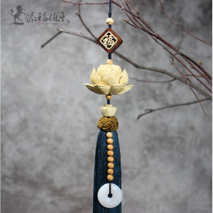 Khánh Gỗ Hoàng Dương Hình Hoa Sen Treo Xe Ô Tô ,Dây Hoa Sen Gỗ Cao Cấp Treo Xe Hơi, Được Chạm Khắc Tinh Tế,May Mắn