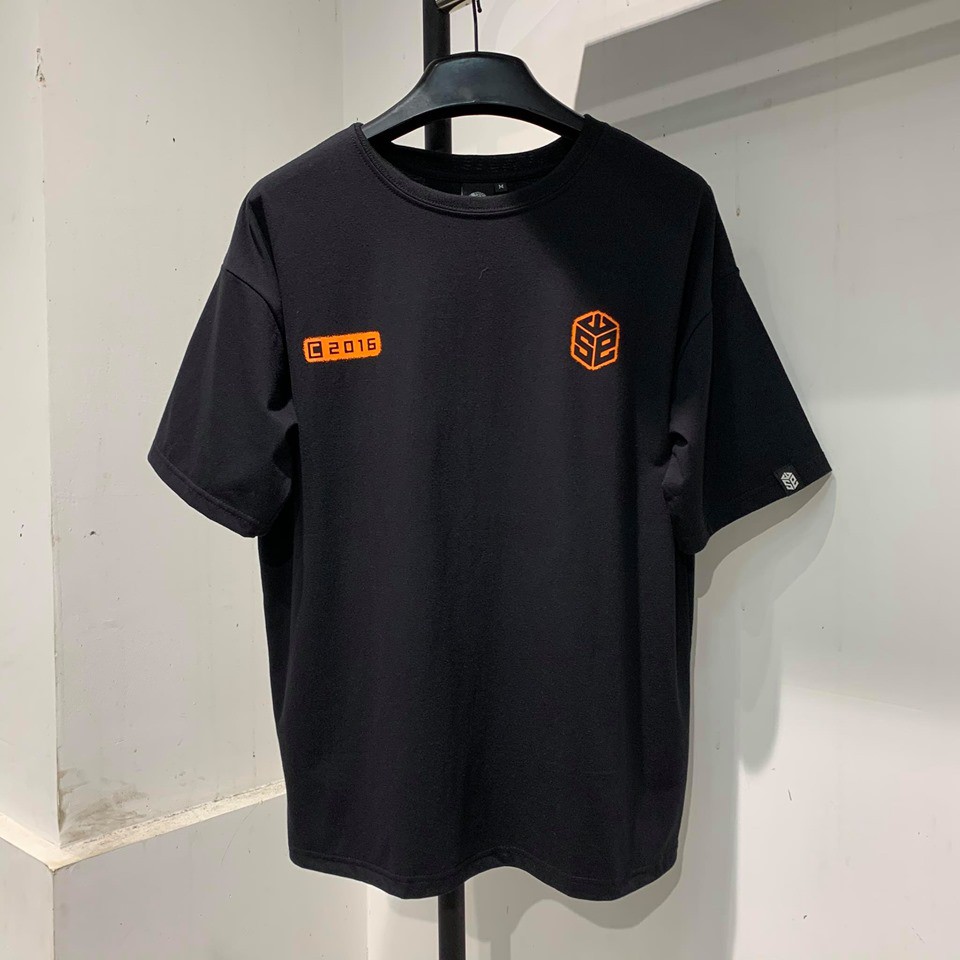 Áo thun unisex swe lửa logo cam 2 màu Full tag chính hãng áo thun tay lỡ nam nữ chất cotton | BigBuy360 - bigbuy360.vn