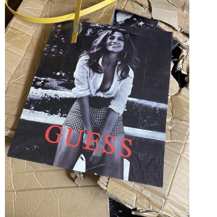 Túi Xách Guess Marsya 7.7 Thiết Kế Đơn Giản Hợp Thời Trang