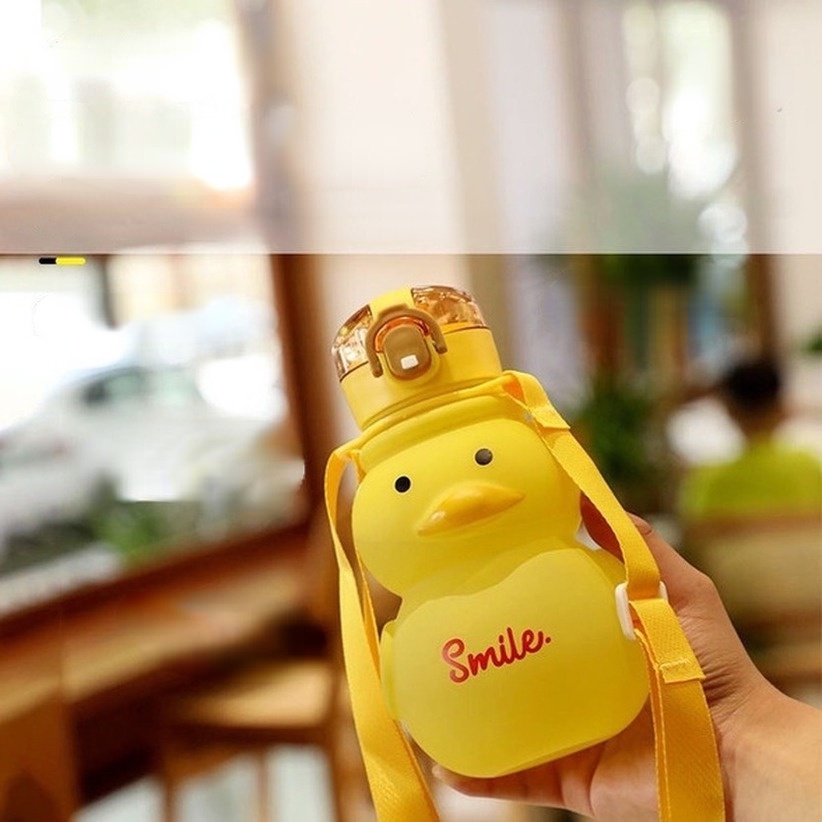 BÌNH NƯỚC HÌNH VỊT VÀNG DUNG TÍCH 650ML CỰC DỄ THƯƠNG.