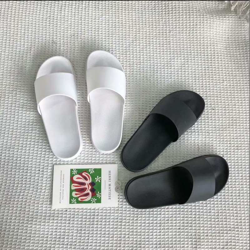 Dép quai ngang mang thoải mái thời trang dành cho các cặp đôi