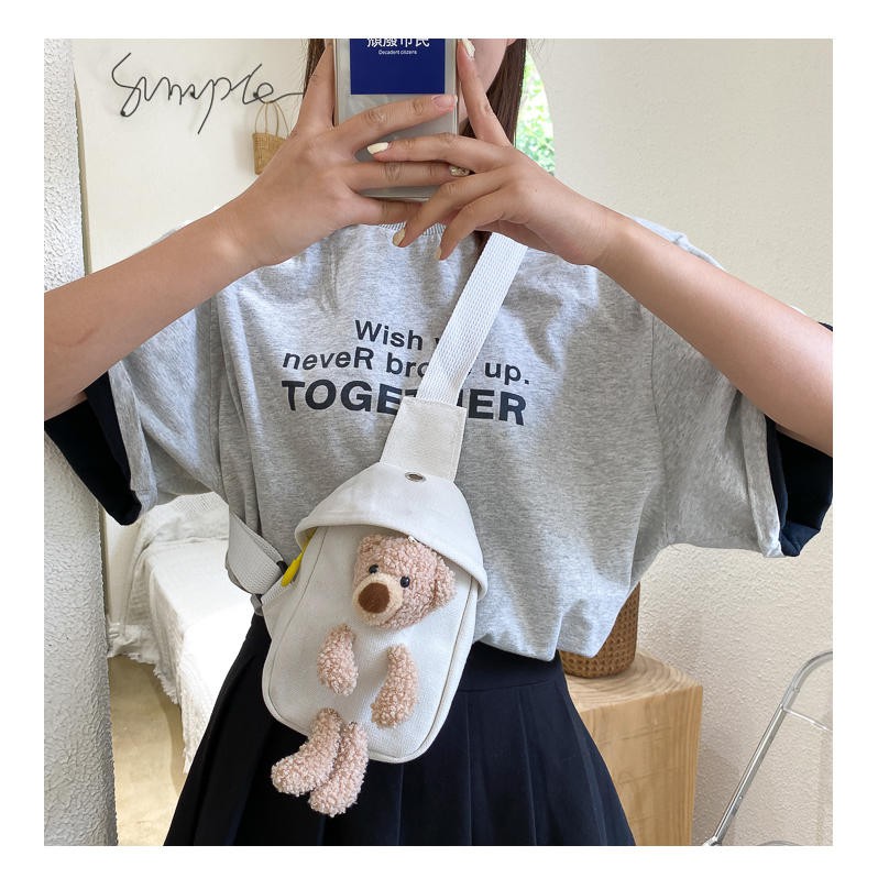 Túi Đeo Chéo Kèm Gấu Bông Như Hình, Túi Tote Gấu Bông Xinh Yêu, Kute - Có lỗ thông tai nghe | BigBuy360 - bigbuy360.vn