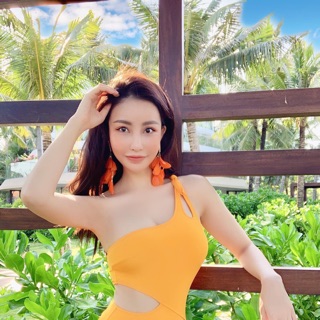 Bikini liền khoét eo