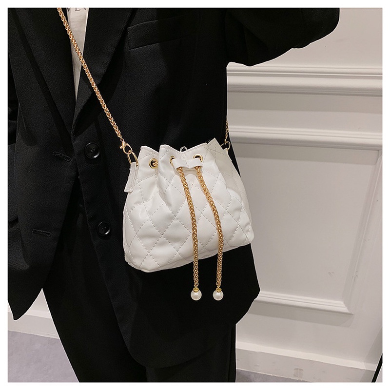 Túi Rút Đeo Vai Màu Trơn Đính Đá Thời Trang NB00378