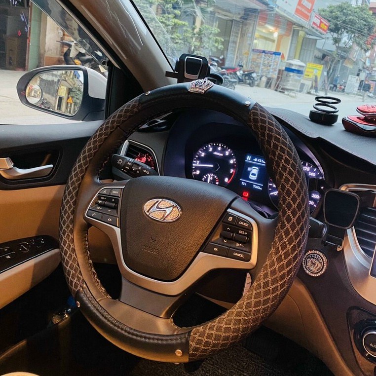 Bọc vô lăng ô tô xe hơi đính đá gắn Cao Cấp gắn Vương Miện