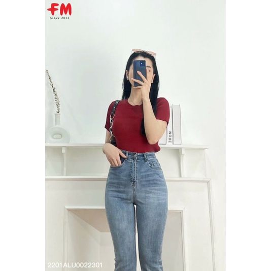 Áo thun gân  nữ FM Style, áo kiểu basic cổ tròn thời trang I Fm Style Online 205170073