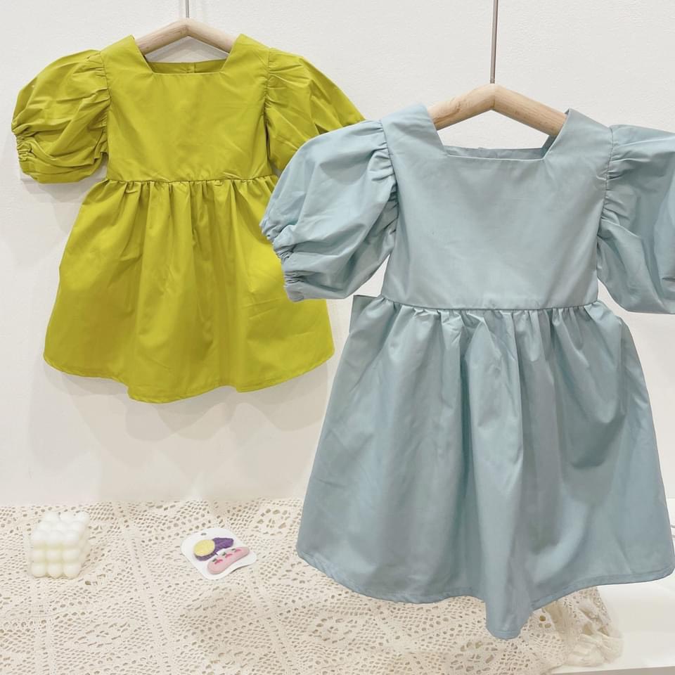 Váy trơn hở eo lưng cổ vuông sang chảnh cho bé gái 8-20kg