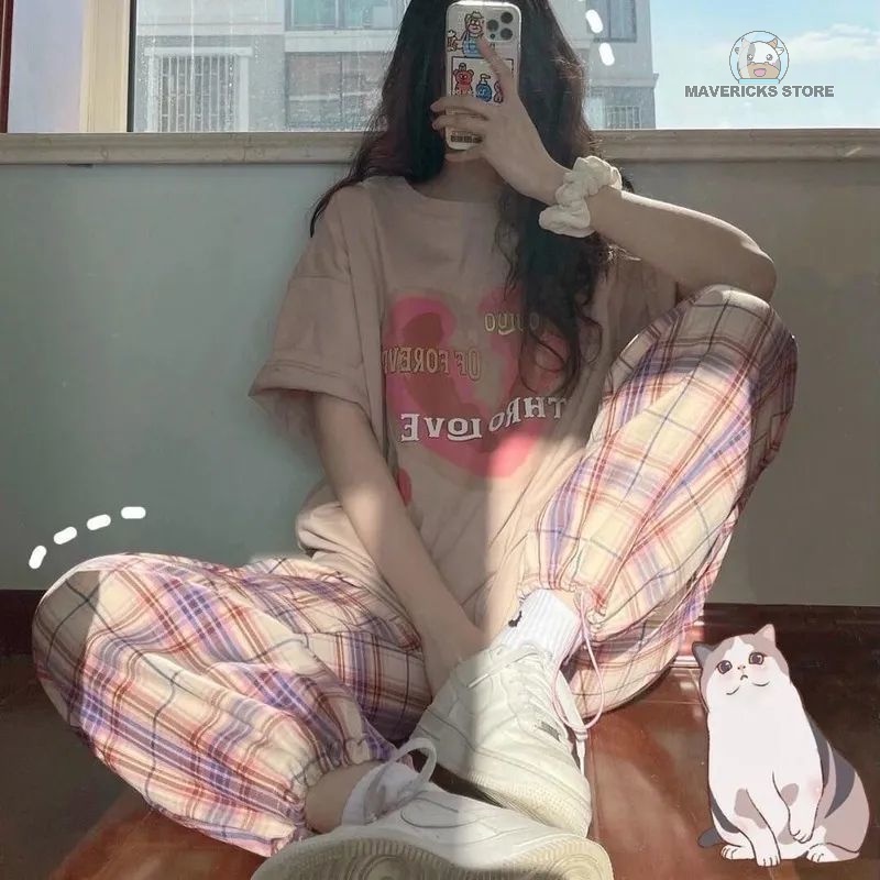 Bộ áo thun tay ngắn hình trái tim hồng và quần dài sọc caro thời trang mùa hè Hàn Quốc cho nữ (có bán lẻ)