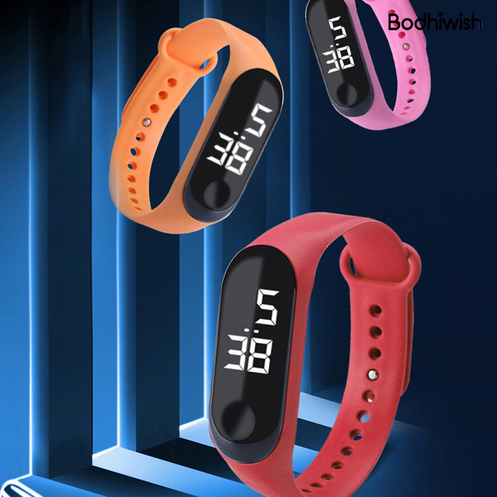 Đồng hồ đeo tay có đèn LED kĩ thuật số kèm phụ kiện chất lượng cao | BigBuy360 - bigbuy360.vn