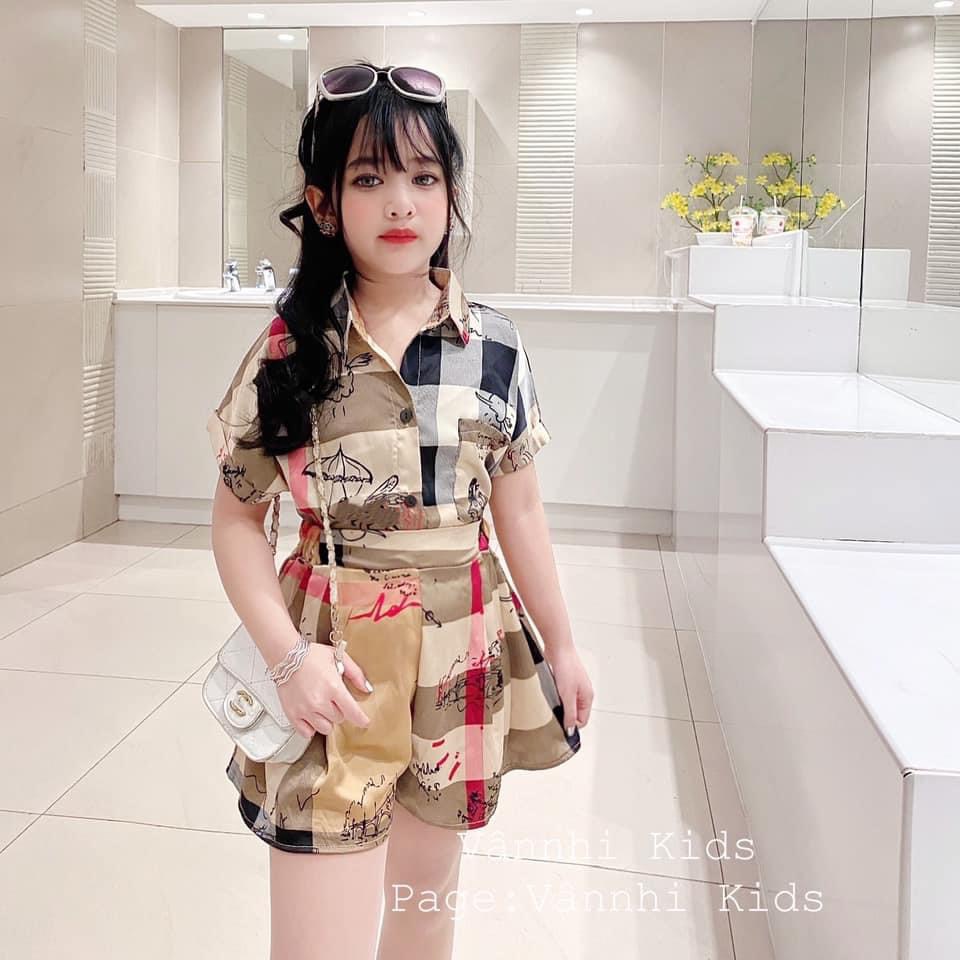 Bộ sơ mi kẻ nâu chất lụa bé gái