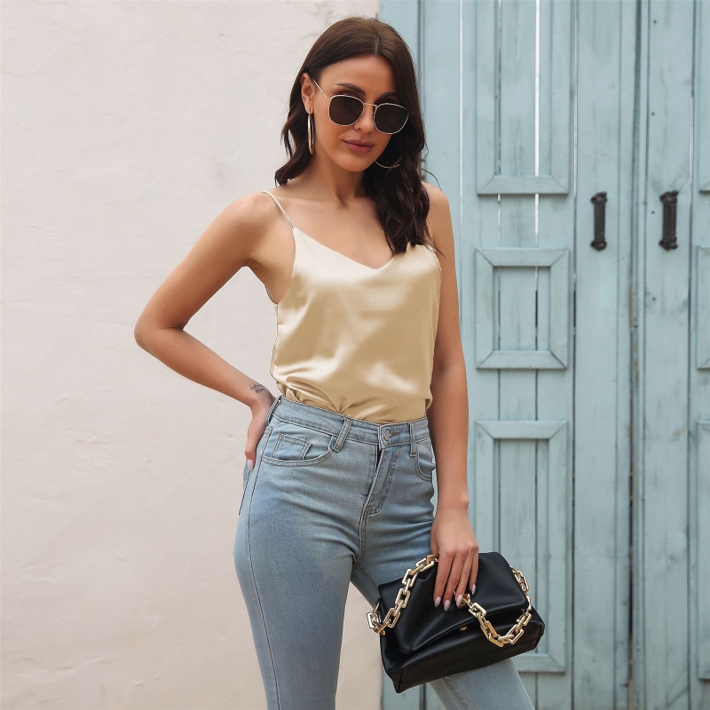 Áo Croptop Hai Dây Cổ Chữ V Dáng Ôm Phong Cách Thể Thao Quyến Rũ Dành Cho Nữ