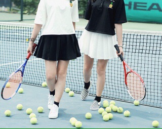 Chân váy tennis đen trắng