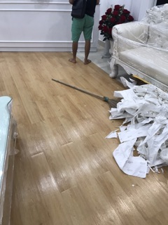 Sàn tự dán mã 06