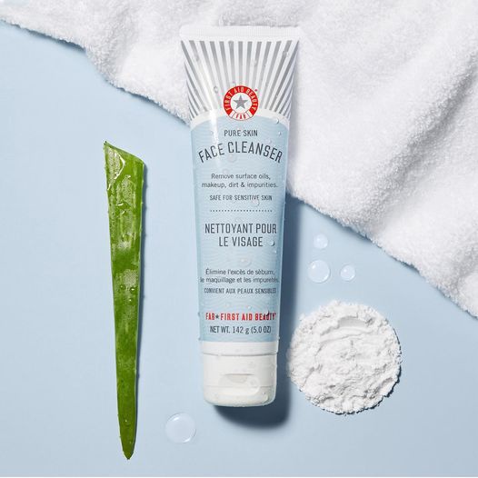 Sữa rửa mặt FIRST AID BEAUTY Pure Skin Face Cleanser