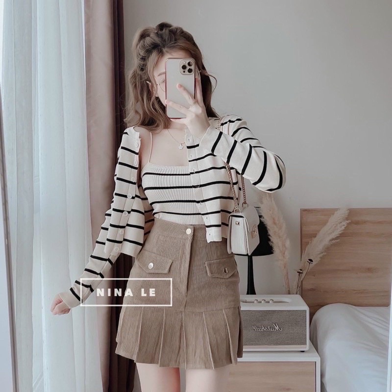 Set áo len tăm gồm áo hai dây mix cùng cadigan khuy cài hoạ tiết kẻ ngang