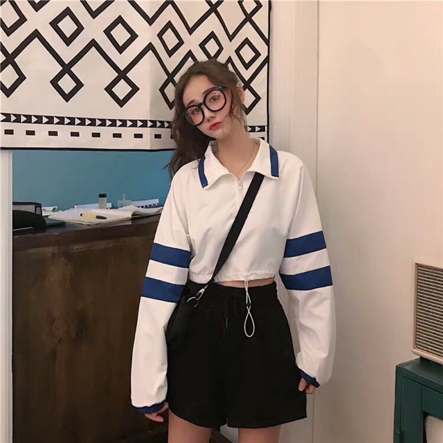 Áo thun croptop polo phối màu xanh dương HÀNG Y HÌNH | BigBuy360 - bigbuy360.vn