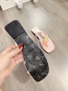 Dép xỏ ngón 3 nút