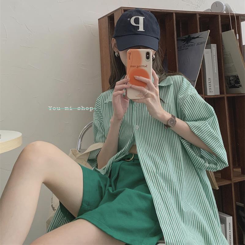 Áo sơ mi tay ngắn dáng rộng kẻ sọc màu xanh lá phong cách Hàn Quốc thời trang mùa hè cho nữ 2022 | BigBuy360 - bigbuy360.vn