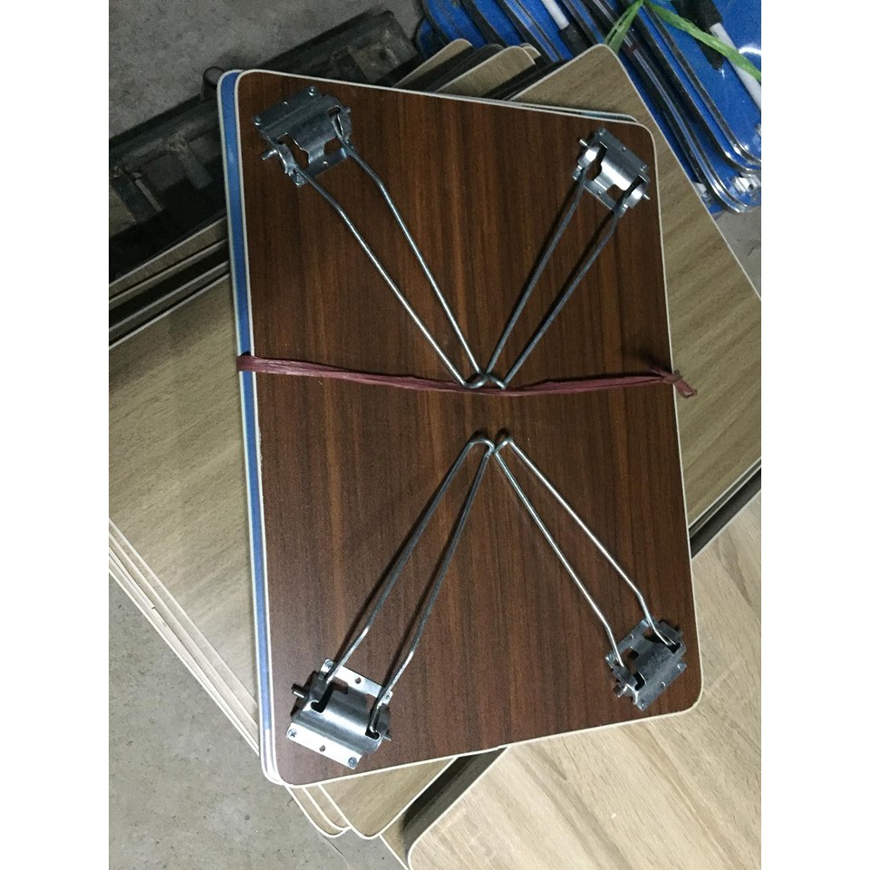 Bàn gấp học sinh chân bóp cỡ trung bình | BigBuy360 - bigbuy360.vn