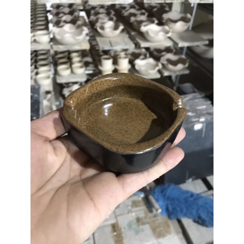 Gạt tàn thuốc lá bằng sứ men gốm Bát Tràng