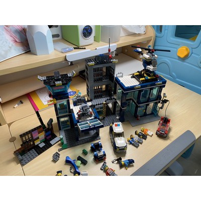 Đồ Chơi Lắp Ráp Kiểu Lego Đồn Cảnh Sát City Police Station Bela Urban Police Model 10424 Với 890 Mảnh Ghép