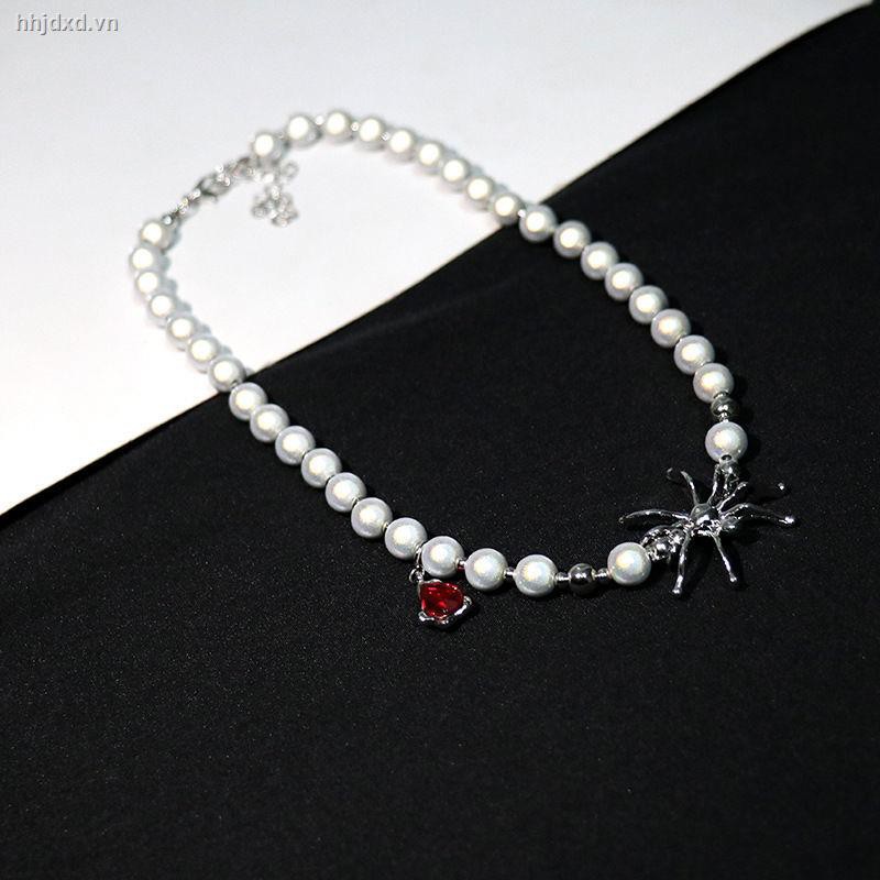 ✵○European and American ins cold wind Crystal Strange Spider Necklace Net Red Personalized Clavicle Chain High sense Retro Tide