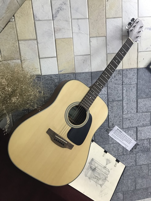 Guitar takamine D1D NS