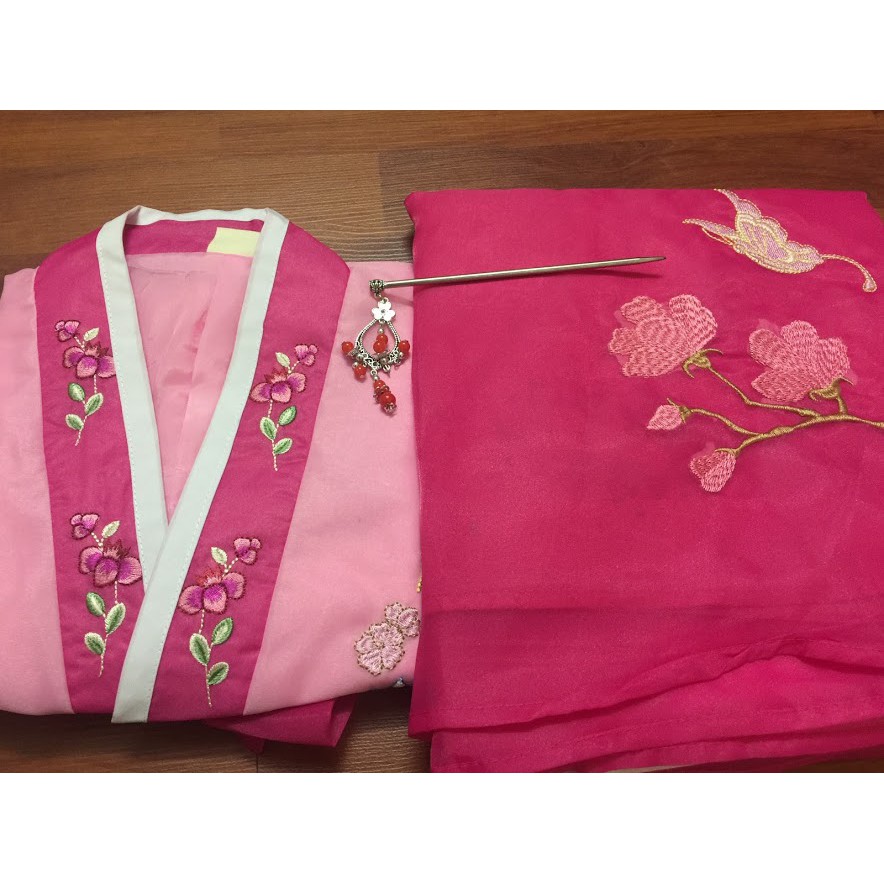 Hanbok thêu hoa cho bé gái-có size cho người lớn.