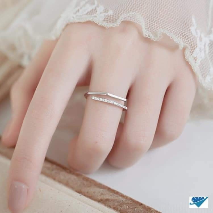Nhẫn bạc gấp khúc hở hàng đá