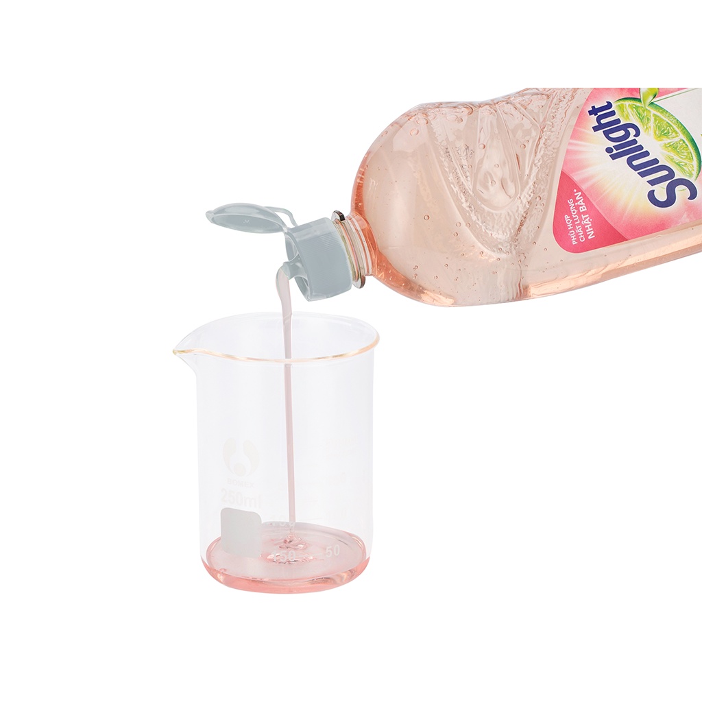 Nước rửa chén Sunlight hương bưởi tây và hoa anh đào mềm dịu da tay chai 750g