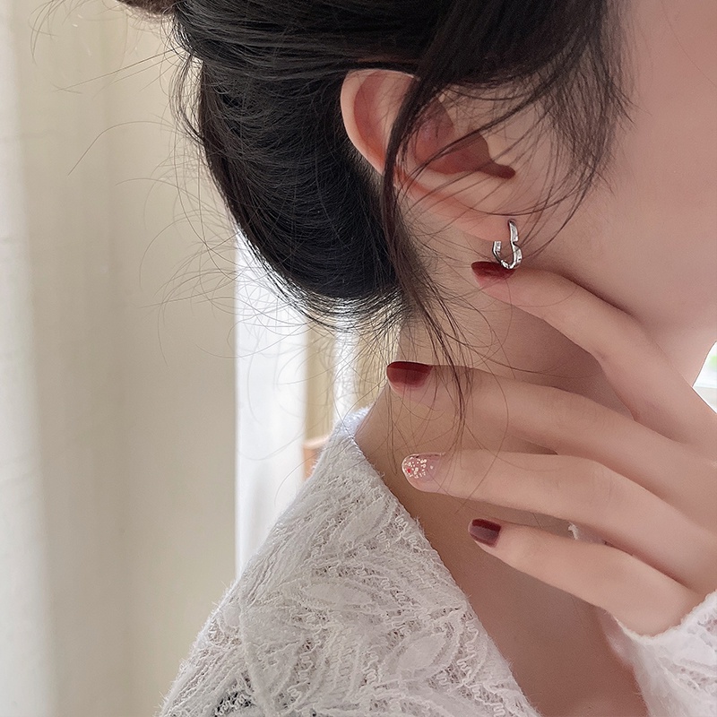 Bông Tai Hình Trái Tim Đơn Giản Tinh Tế Cho Nữ