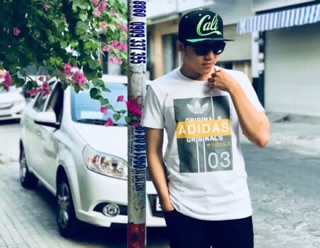 Áo thun adidas