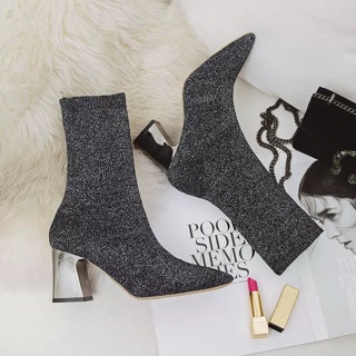 Boot len cao cổ mũi nhọn ( SẴN ĐEN SIZE 37 )