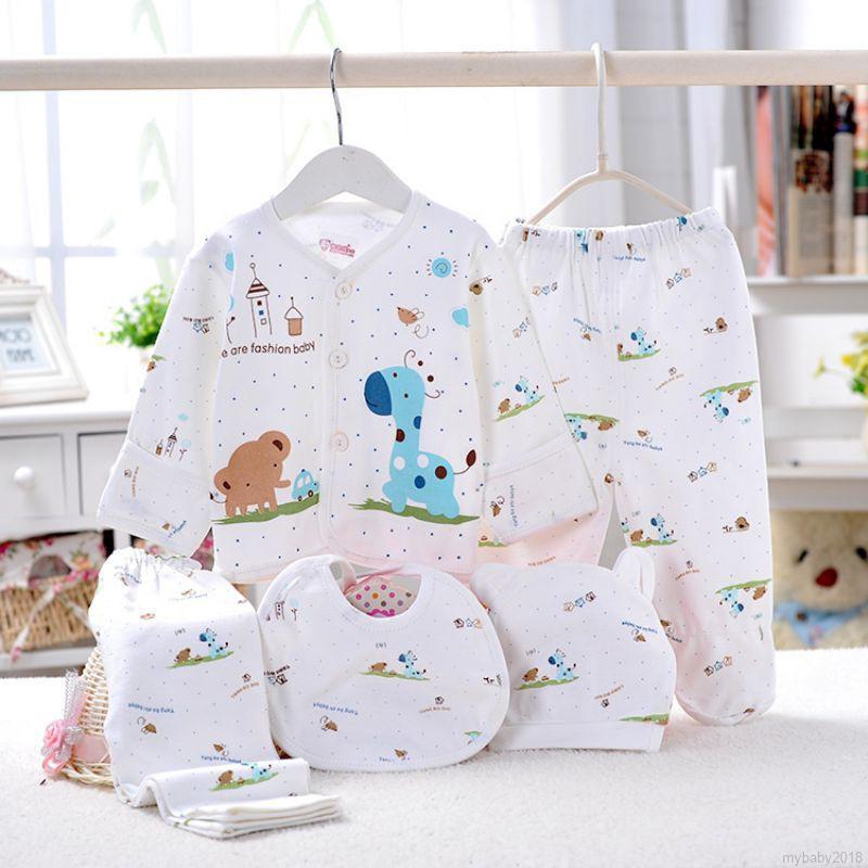 Set 5 món quần áo ngủ + yếm + mũ bằng cotton cho bé sơ sinh