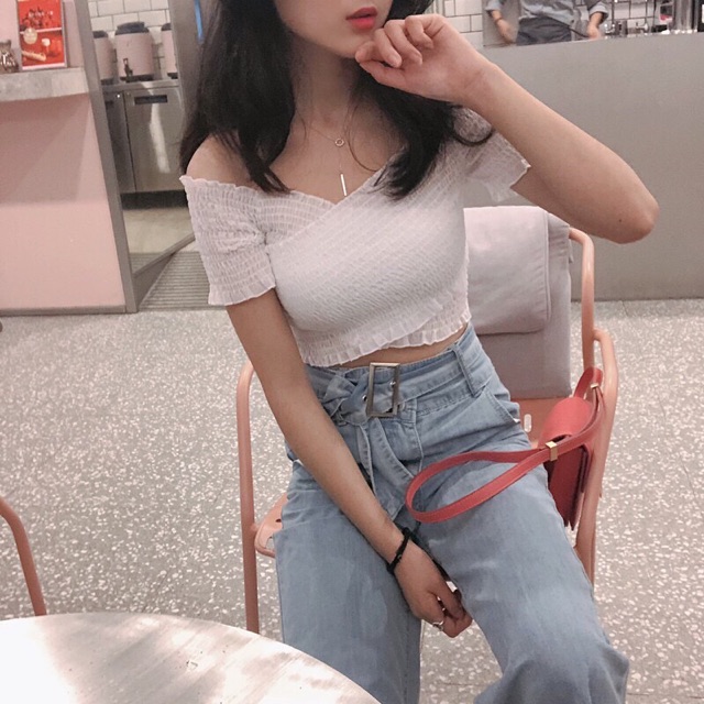 [Mã FAMAYWA giảm 10K đơn 50K] Áo Croptop kiểu áo trễ vai tay ngắn | BigBuy360 - bigbuy360.vn