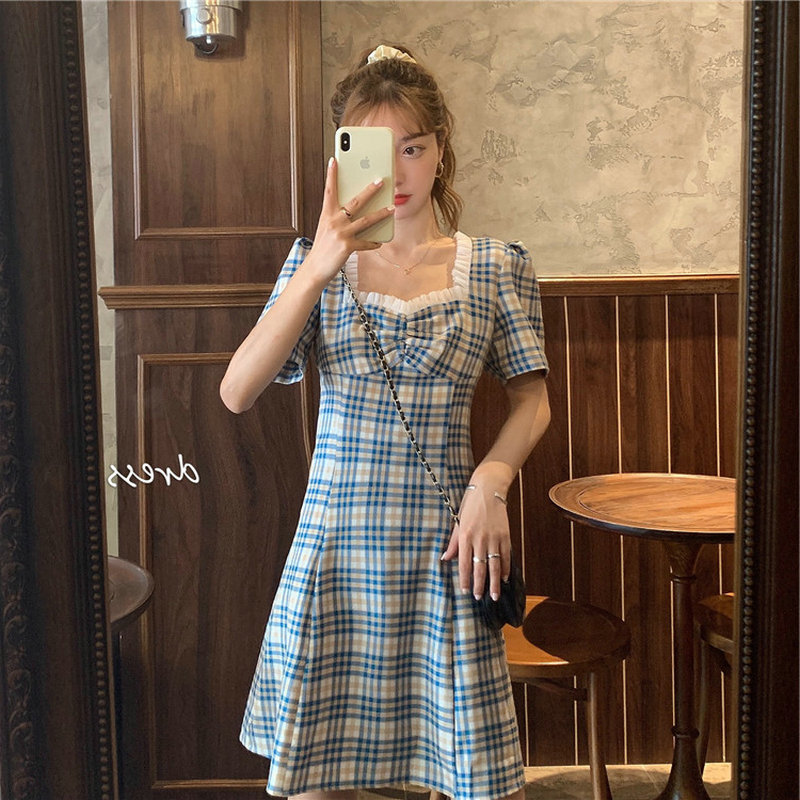 Đầm Midi Nữ Ngắn Tay Cổ Vuông Ca Rô Thời Trang