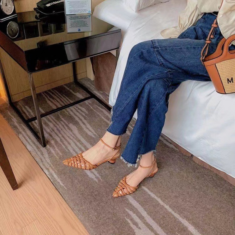 Giày Sandal Gót Vừa Dày Mũi Nhọn Khoét Lỗ Phong Cách Retro Pháp Thời Trang Cho Nữ
