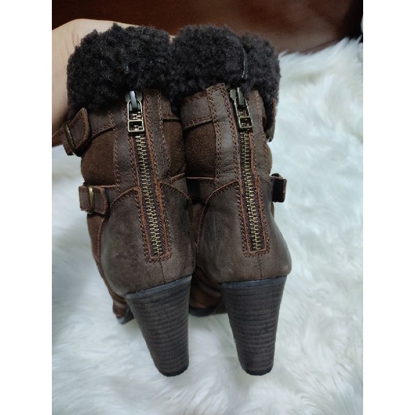 Bốt da và lông cừu size 36