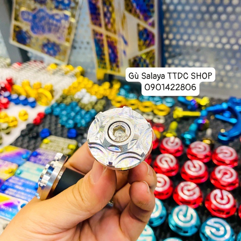 Gù Salaya gắn mọi loại xe