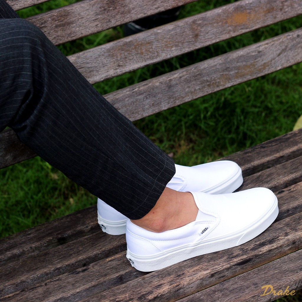 Giày sneakers Vans Classic Slip-on White VN000EYEW00